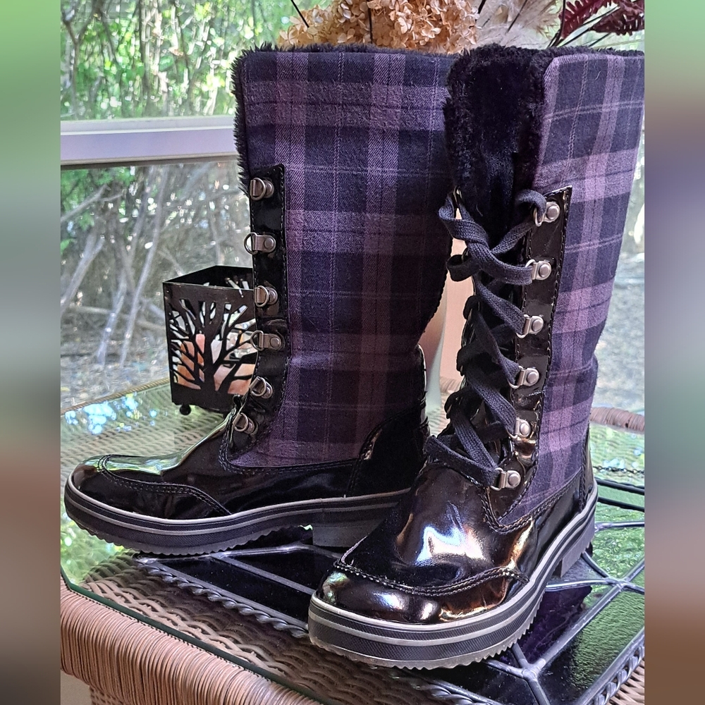 Rocket Dog Waterproof Boots. Black And Blues. Size 8 Medium
